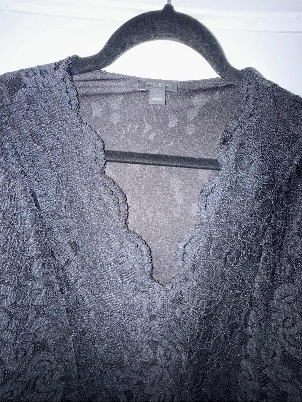 Ann Taylor Factory Floral Lace Bodysuit Stretch Sheer Sleeve V Neck Snap Large